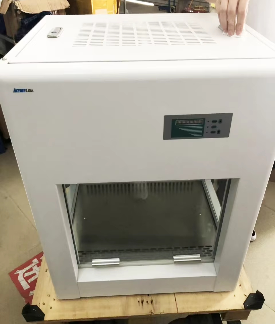 Benchtop Vertical laminar flowhood (3)