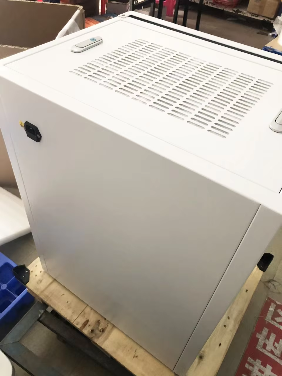 Benchtop Vertical laminar flowhood (4)