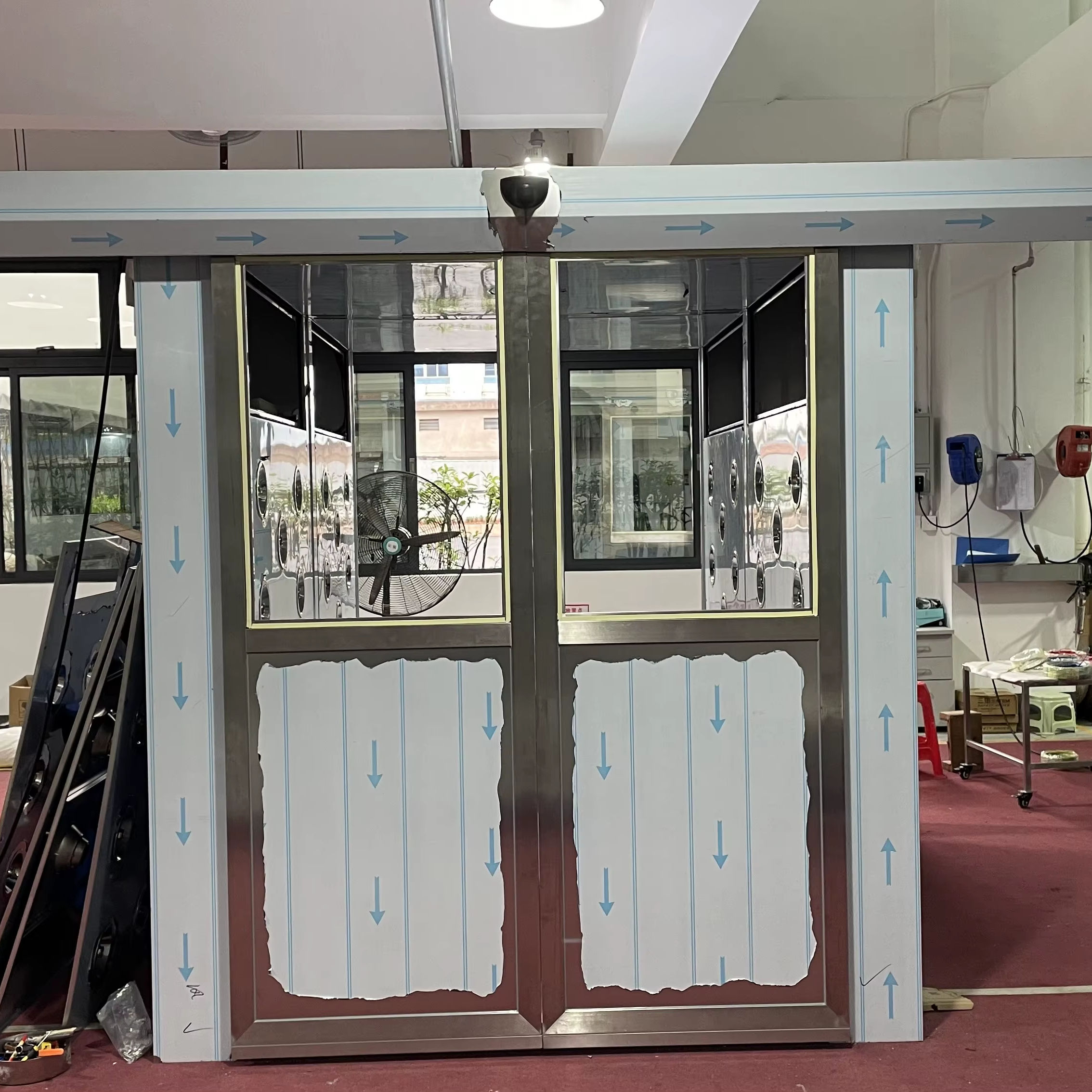 Sliding Door Cargo Air shower (1)