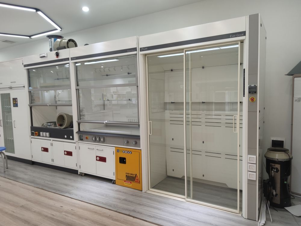 Walk-In Fume Hood (15)